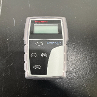 Thermo Scientific Eutech Handheld Meter Kit image 2